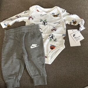 Nike Kids Matching Set - White and Gray